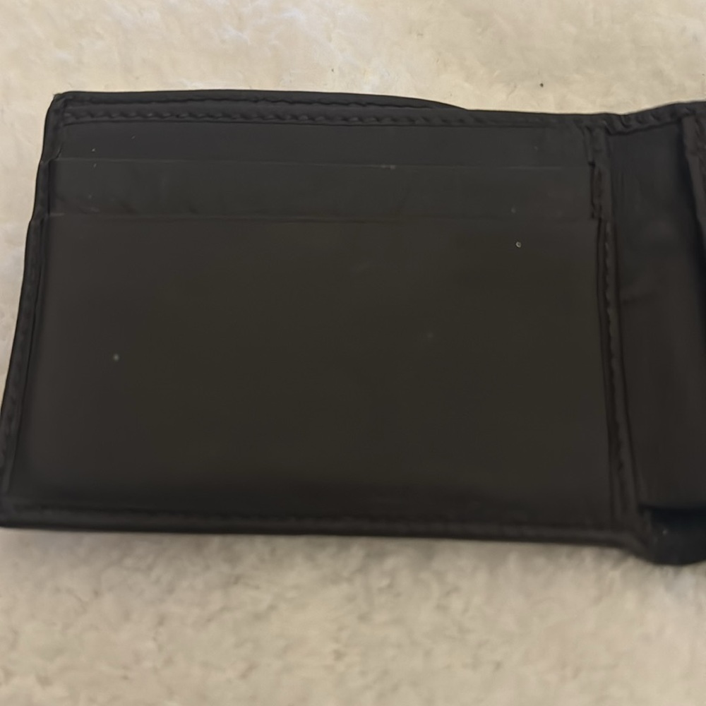 Gucci Wallet - Picture 4 of 5